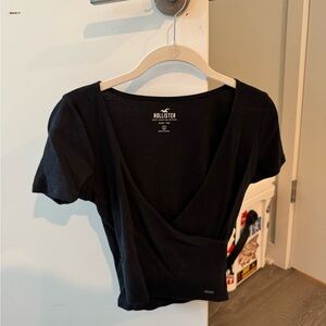 Hollister Women's Classic Black V-Neck Top